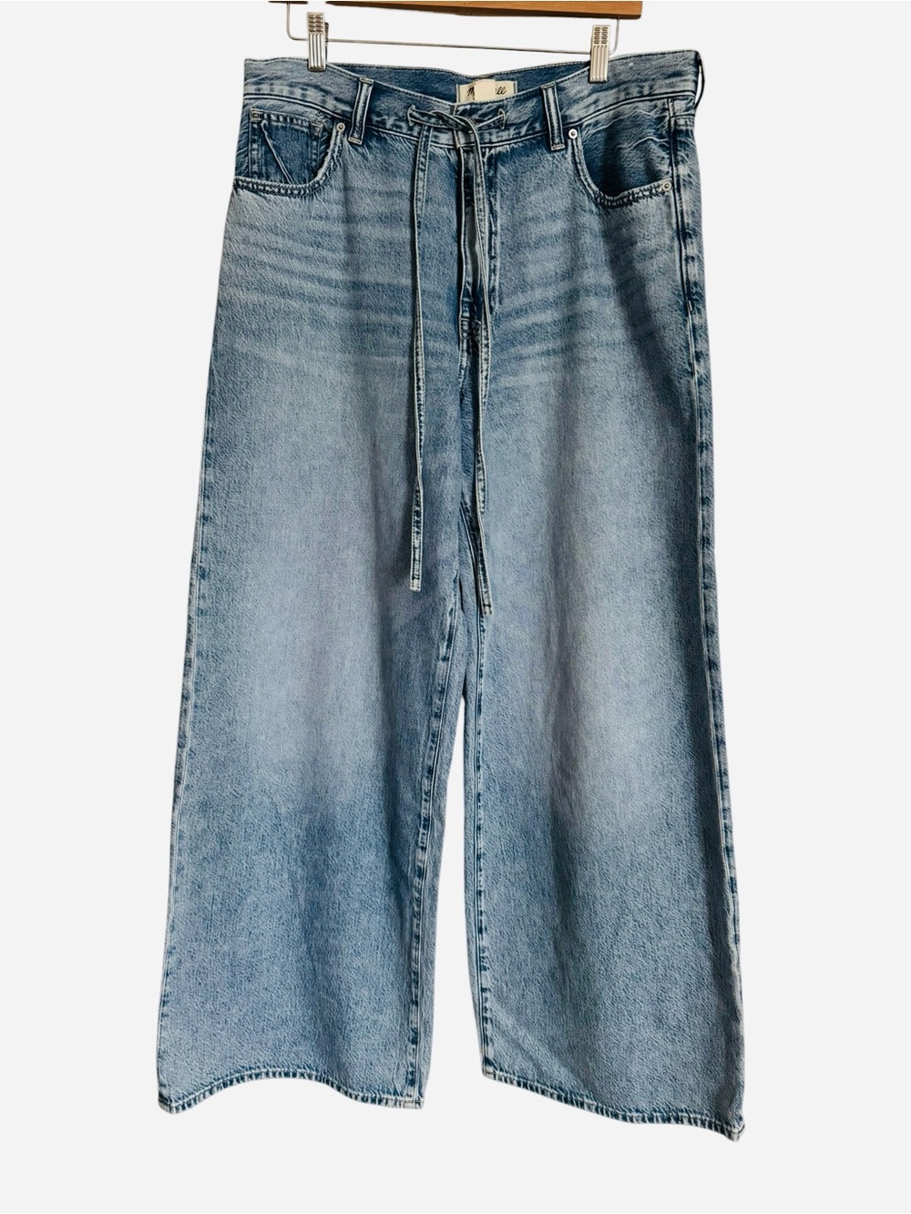 Madewell The Ultimate Wide-Leg Jean in Airy Denim - Raebrook Wash - Picture 4 of 8
